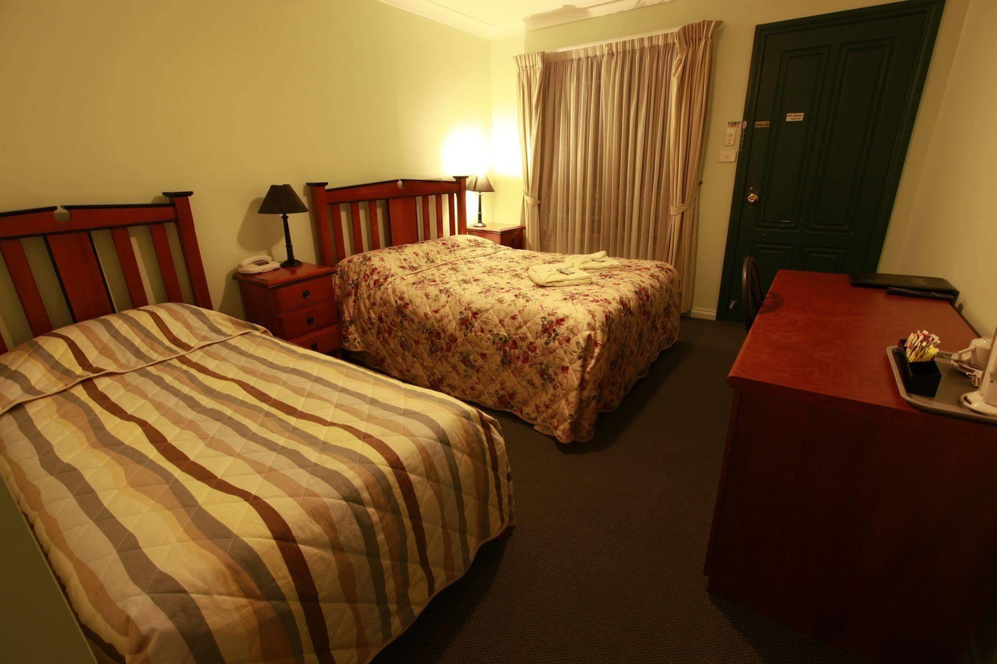 Miranda Lodge Canberra Exterior photo